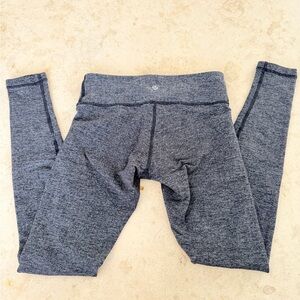 Lulu Wunder Under Knit Leggings